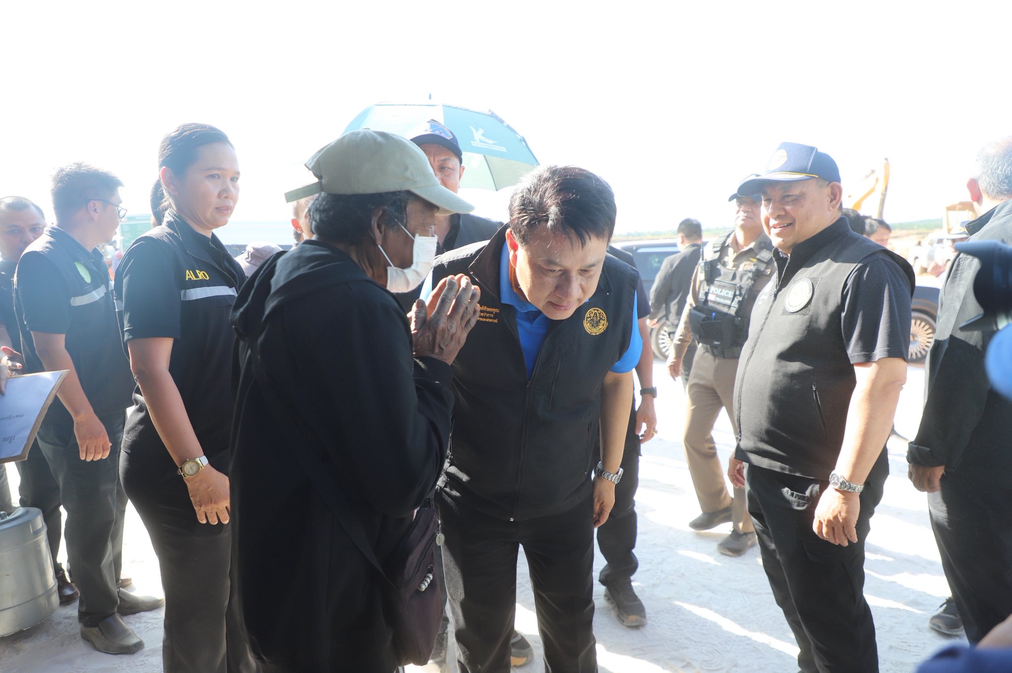 title - ข่าวดีชาวกระบี่ รมช.เกษตรฯ ลงพื้นที่ติดตามโปรเจกต์ยักษ์ ส.ป.ก. เร่งพัฒนาโครงสร้างพื้นฐานแปลงพื้นที่เป้าหมาย คทช. ในเขตปฏิรูปที่ดิน กว่า 4,300 ไร่ มุ่งสร้างอาชีพอย่างยั่งยืน